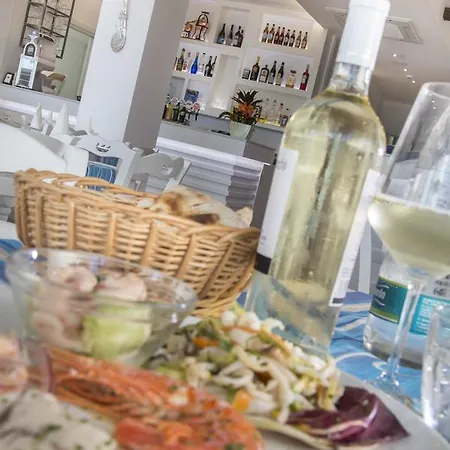Aparthotel White & Bellaria-Igea Marina