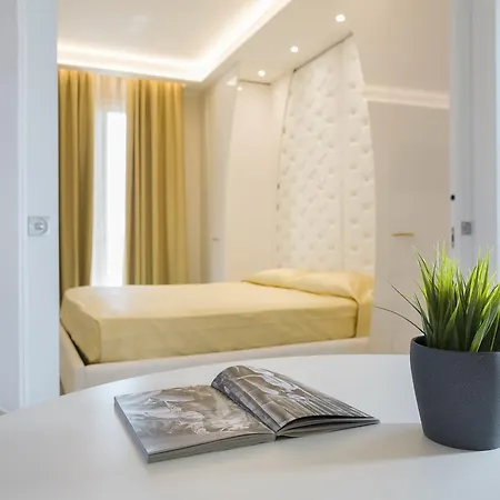 White & Aparthotel