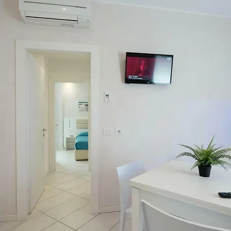 Aparthotel White &
